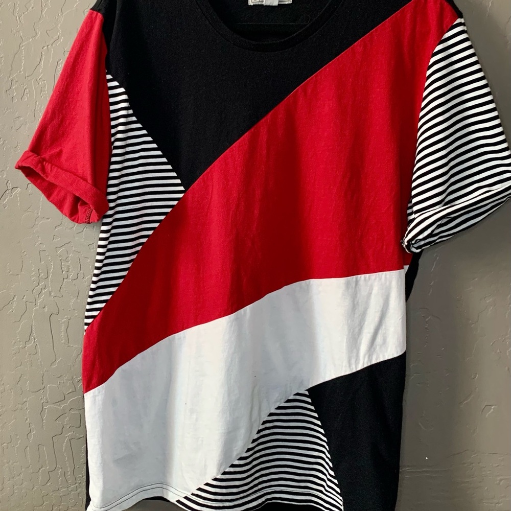 Men's 90s striped tee